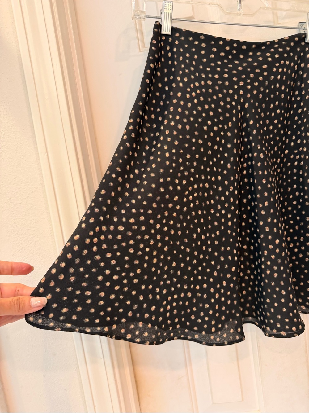 Bentley Arbuckle Black Lightweight Flirty Skirt Gold Dot Print Slight Sheer Sz 2 - Picture 4 of 12